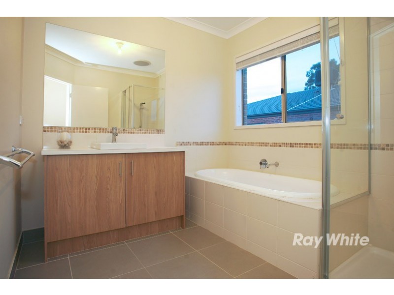 2 Tea Tree Court, Lyndhurst VIC 3975