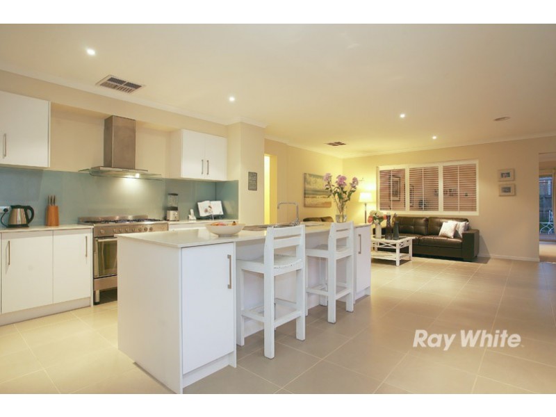 2 Tea Tree Court, Lyndhurst VIC 3975