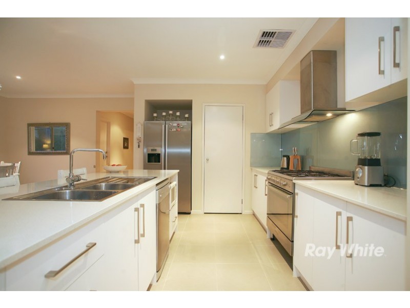 2 Tea Tree Court, Lyndhurst VIC 3975