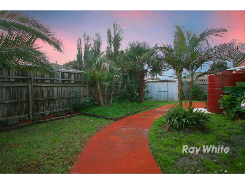 21 Greenmantle Close, Cranbourne VIC 3977