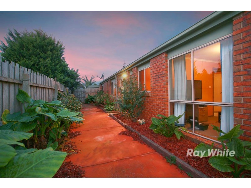 21 Greenmantle Close, Cranbourne VIC 3977