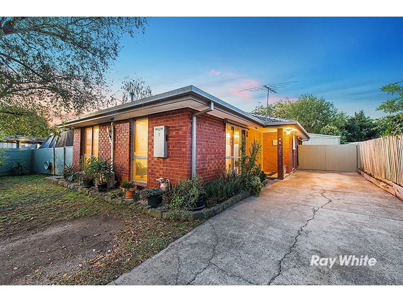 2 South Charles Court, Cranbourne VIC 3977