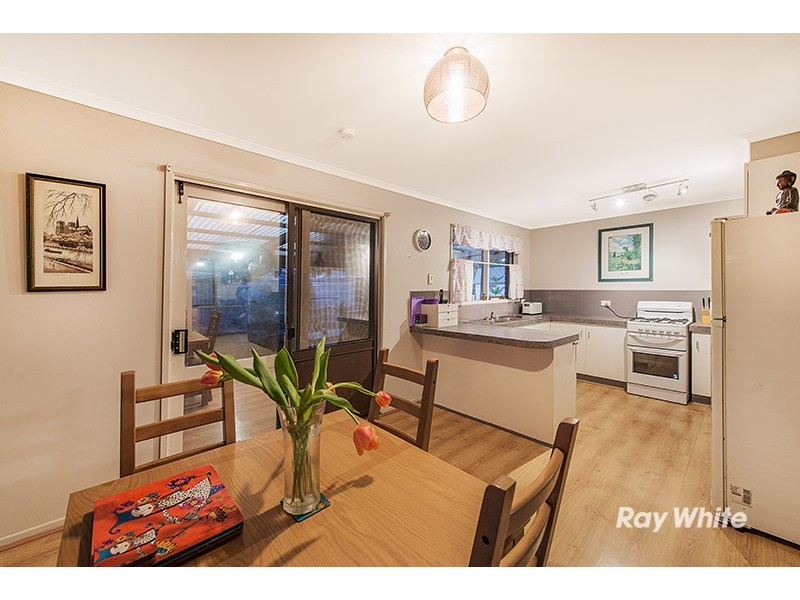 2 South Charles Court, Cranbourne VIC 3977