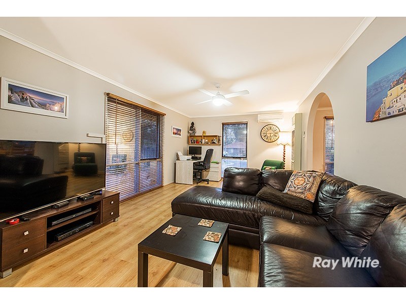 2 South Charles Court, Cranbourne VIC 3977