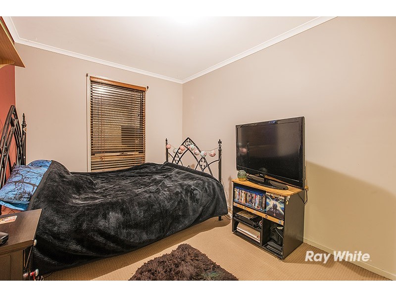 2 South Charles Court, Cranbourne VIC 3977
