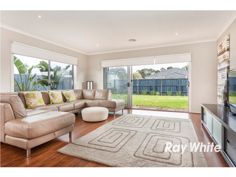 21 McCallum Drive, Cranbourne East VIC 3977
