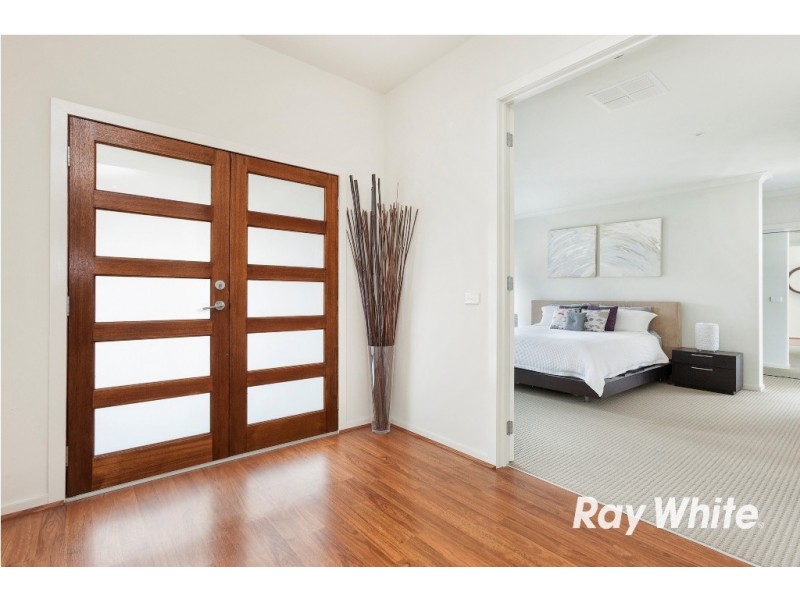 21 McCallum Drive, Cranbourne East VIC 3977