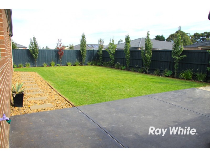 21 McCallum Drive, Cranbourne East VIC 3977