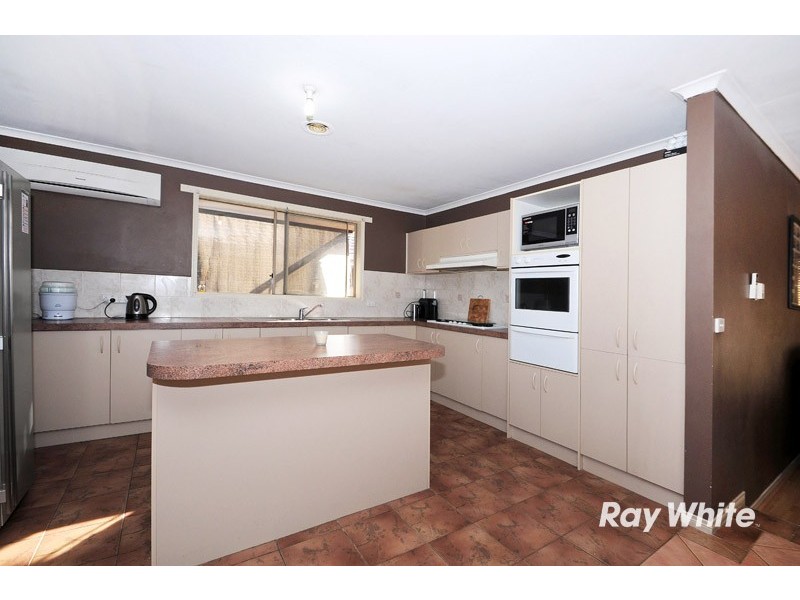 36 Bates Street, Cranbourne West VIC 3977