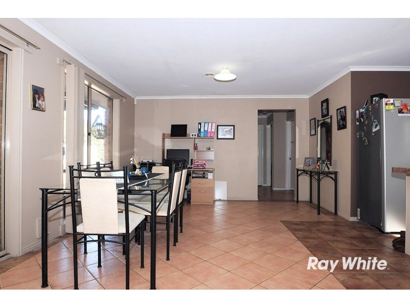 36 Bates Street, Cranbourne West VIC 3977