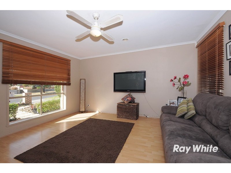 36 Bates Street, Cranbourne West VIC 3977