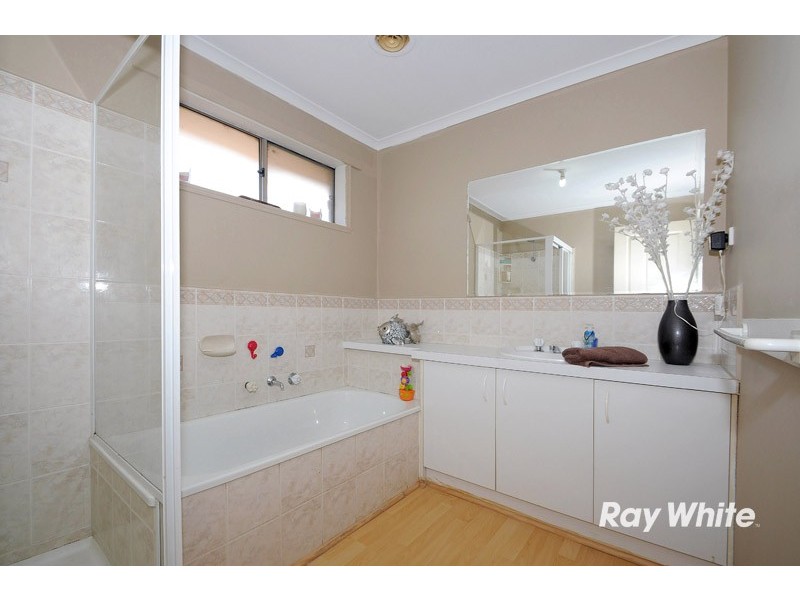 36 Bates Street, Cranbourne West VIC 3977