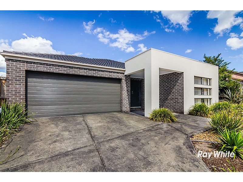 4 Greenview Court, Cranbourne North VIC 3977