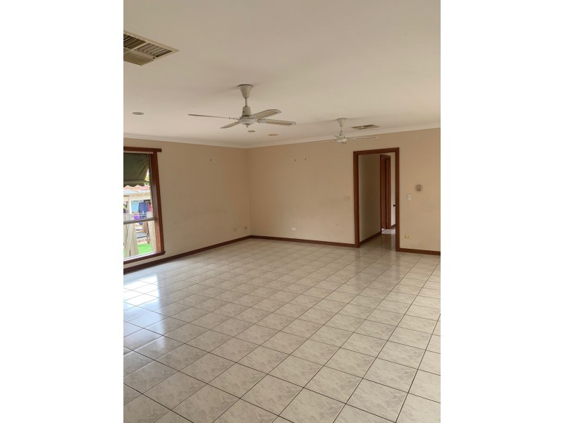 3 Dianna Court, Hampton Park VIC 3976