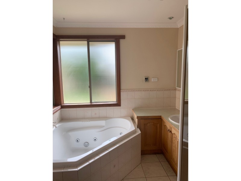 3 Dianna Court, Hampton Park VIC 3976