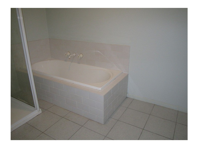 4/23-25 Houlder Avenue, Junction Village VIC 3977