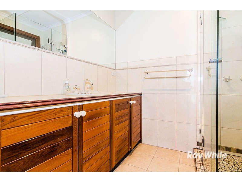 7 Rivette Court, Cranbourne VIC 3977