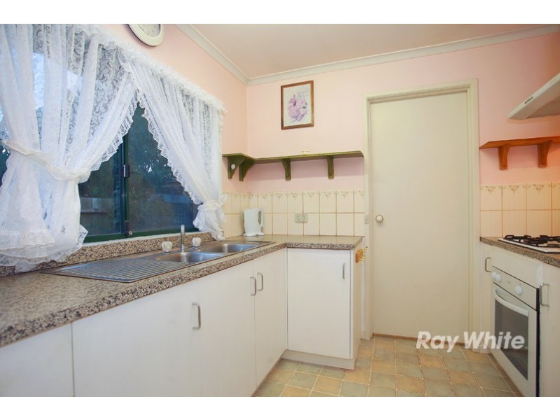 2 Kent Mews, Cranbourne North VIC 3977