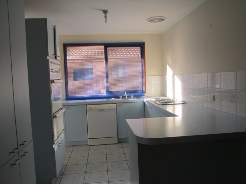 18 Josephine Avenue, Cranbourne North VIC 3977