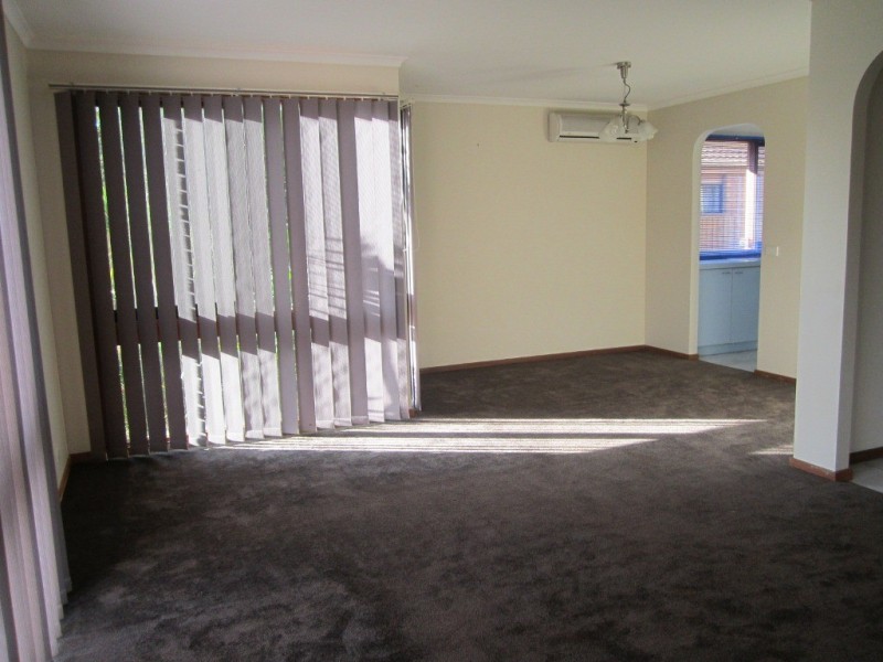 18 Josephine Avenue, Cranbourne North VIC 3977