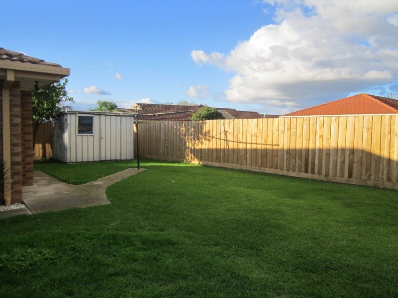 18 Josephine Avenue, Cranbourne North VIC 3977