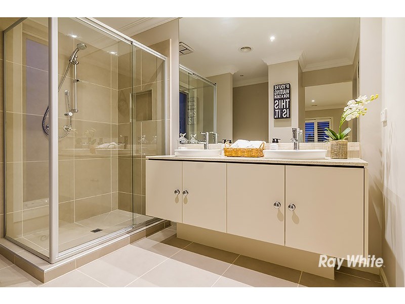 55 Donohue Street, Cranbourne East VIC 3977