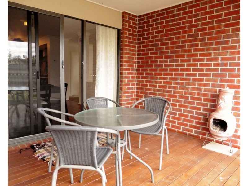 33 Bowyer Avenue, Cranbourne East VIC 3977