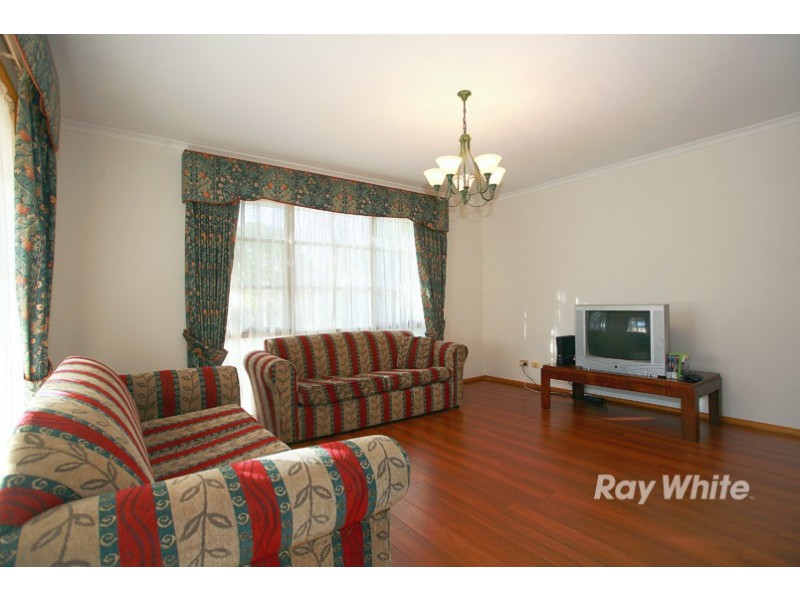 4 Kent Court, Cranbourne North VIC 3977