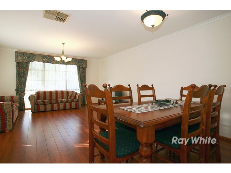 4 Kent Court, Cranbourne North VIC 3977