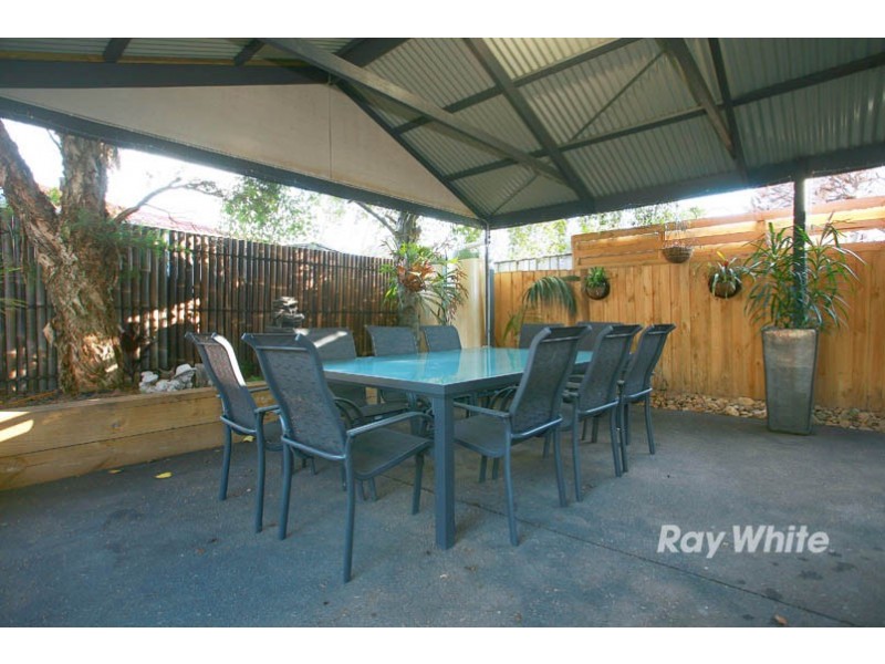 4 Kent Court, Cranbourne North VIC 3977