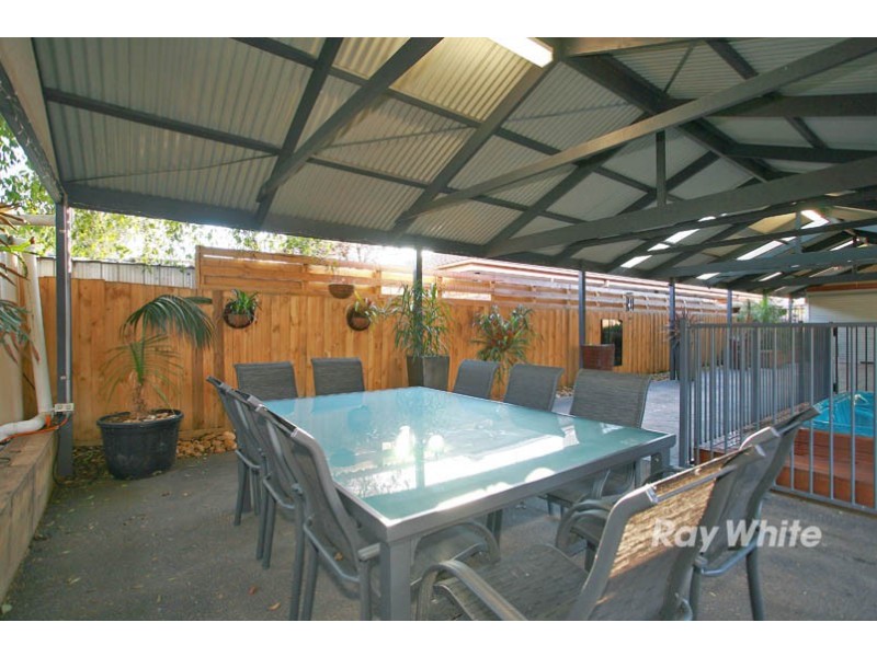 4 Kent Court, Cranbourne North VIC 3977