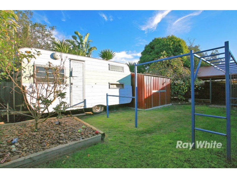 4 Kent Court, Cranbourne North VIC 3977