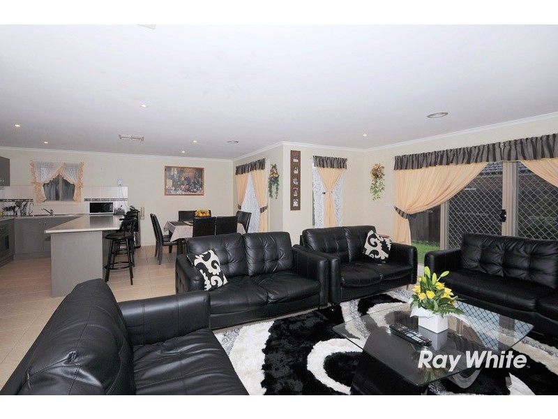 83 Golden Grove Drive, Narre Warren South VIC 3805