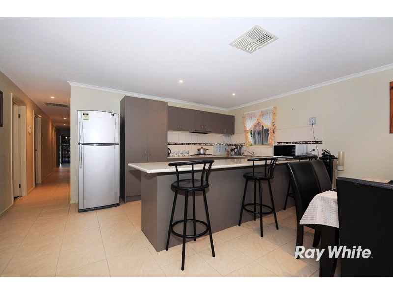 83 Golden Grove Drive, Narre Warren South VIC 3805