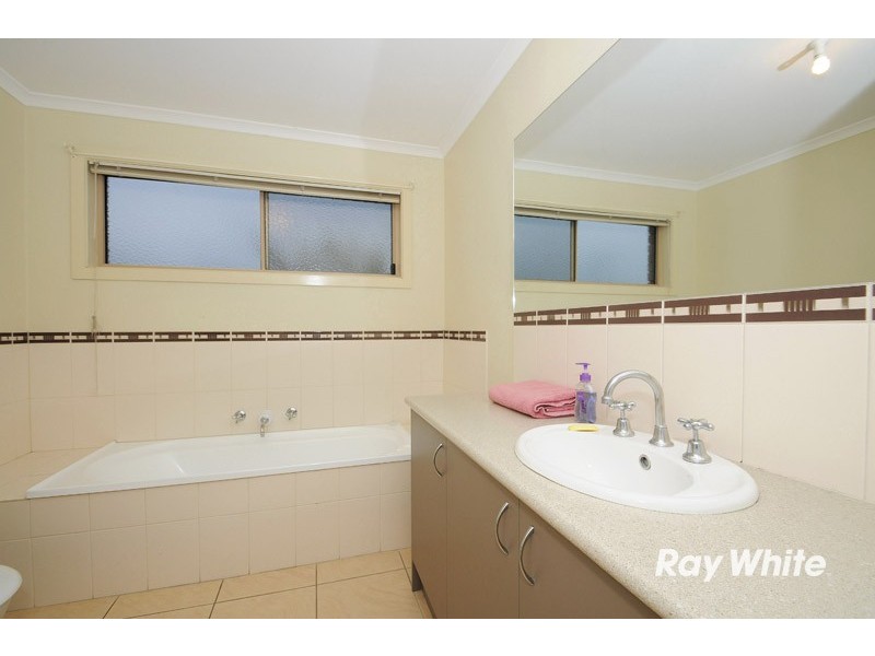 83 Golden Grove Drive, Narre Warren South VIC 3805