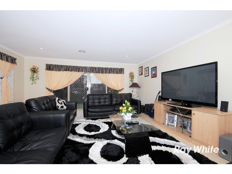 83 Golden Grove Drive, Narre Warren South VIC 3805