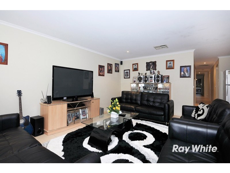 83 Golden Grove Drive, Narre Warren South VIC 3805