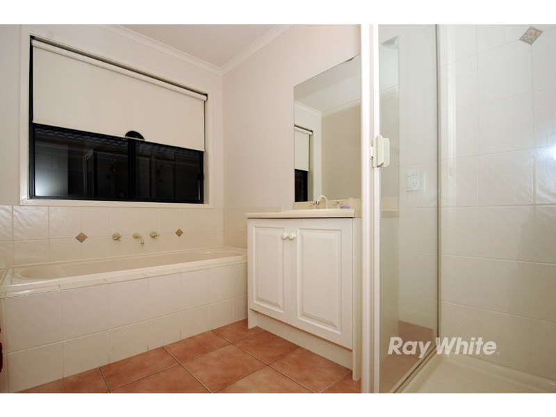 26 Lansbury Drive, Narre Warren South VIC 3805