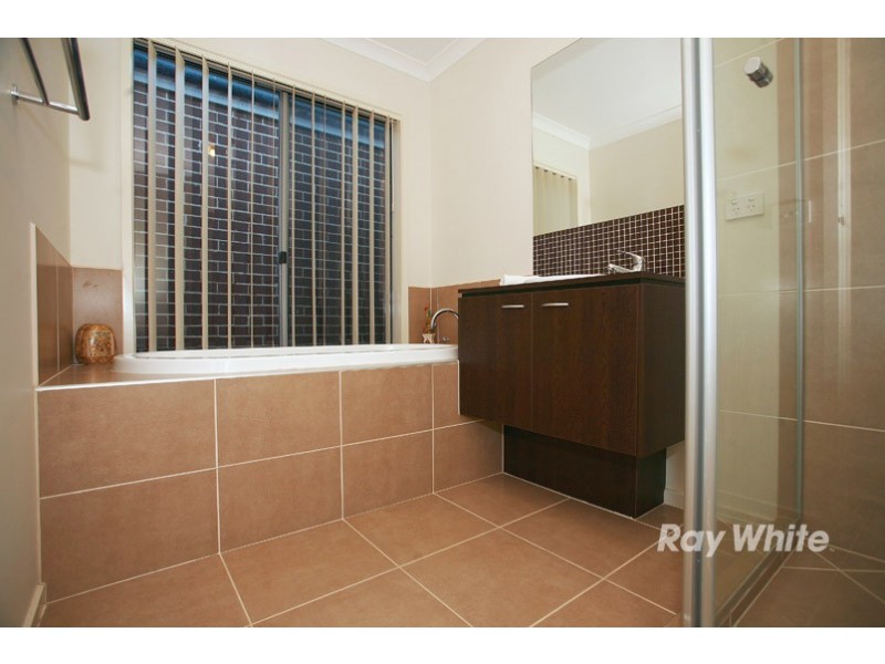 19 Noremac Grove, Lyndhurst VIC 3975