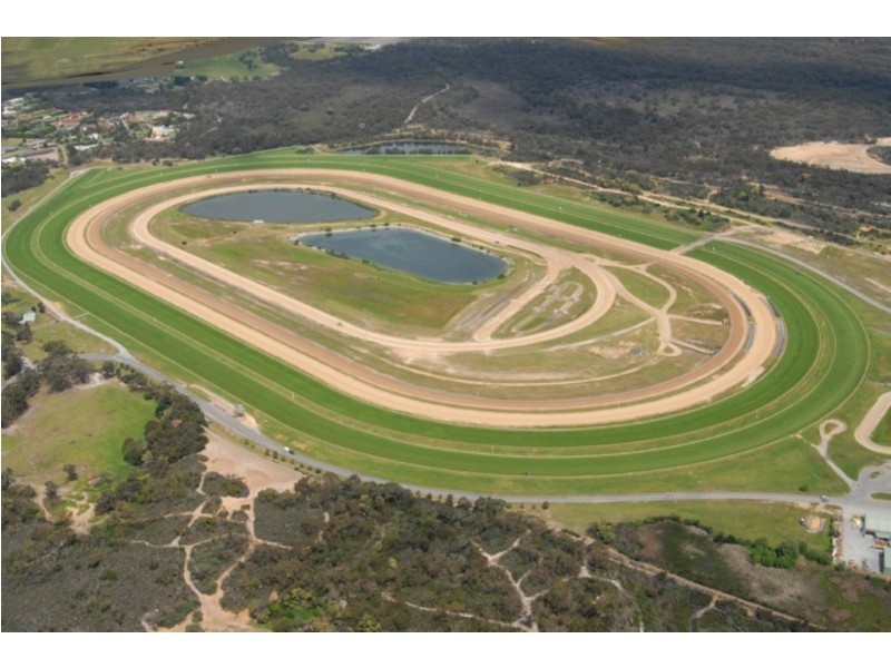 9 Alarah Boulevard, Cranbourne West VIC 3977