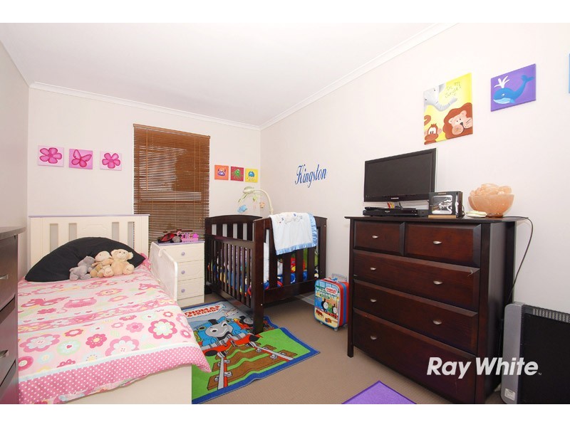 9 Lesdon Avenue, Cranbourne North VIC 3977