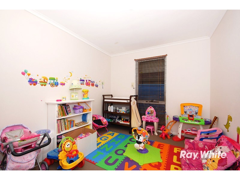 9 Lesdon Avenue, Cranbourne North VIC 3977