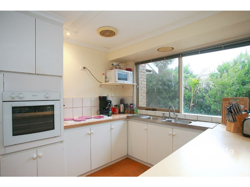 32 Waverley Park Drive, Cranbourne North VIC 3977