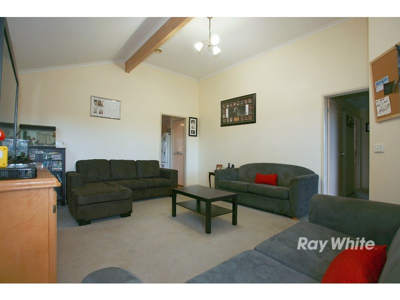 32 Waverley Park Drive, Cranbourne North VIC 3977