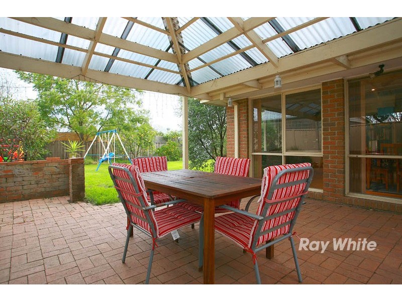 32 Waverley Park Drive, Cranbourne North VIC 3977