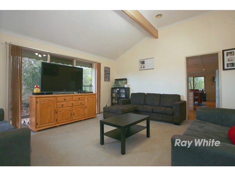 32 Waverley Park Drive, Cranbourne North VIC 3977