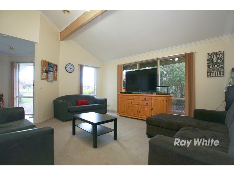 32 Waverley Park Drive, Cranbourne North VIC 3977