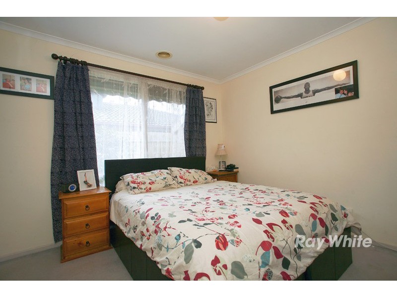 32 Waverley Park Drive, Cranbourne North VIC 3977