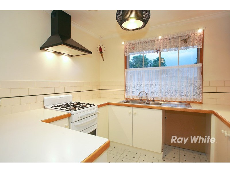 2 Megan Close, Cranbourne West VIC 3977