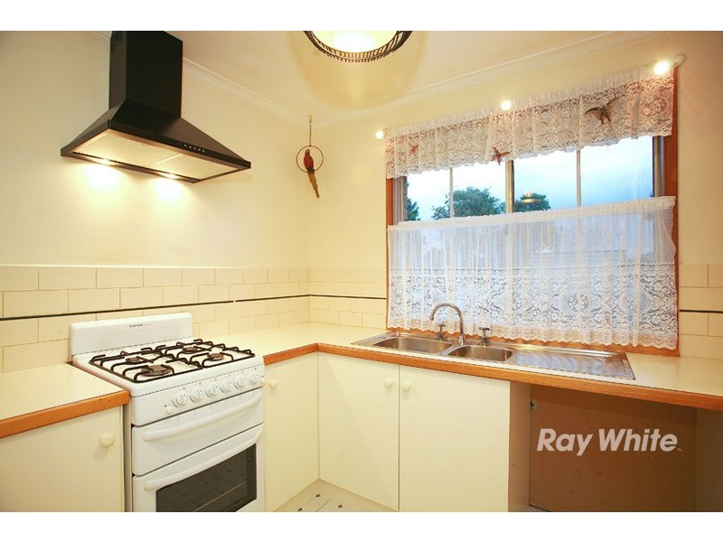 2 Megan Close, Cranbourne West VIC 3977